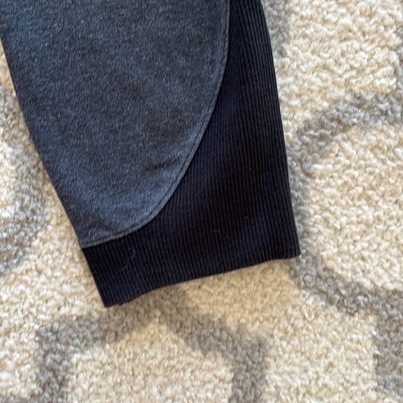 Lululemon crops - Picture 2 of 7